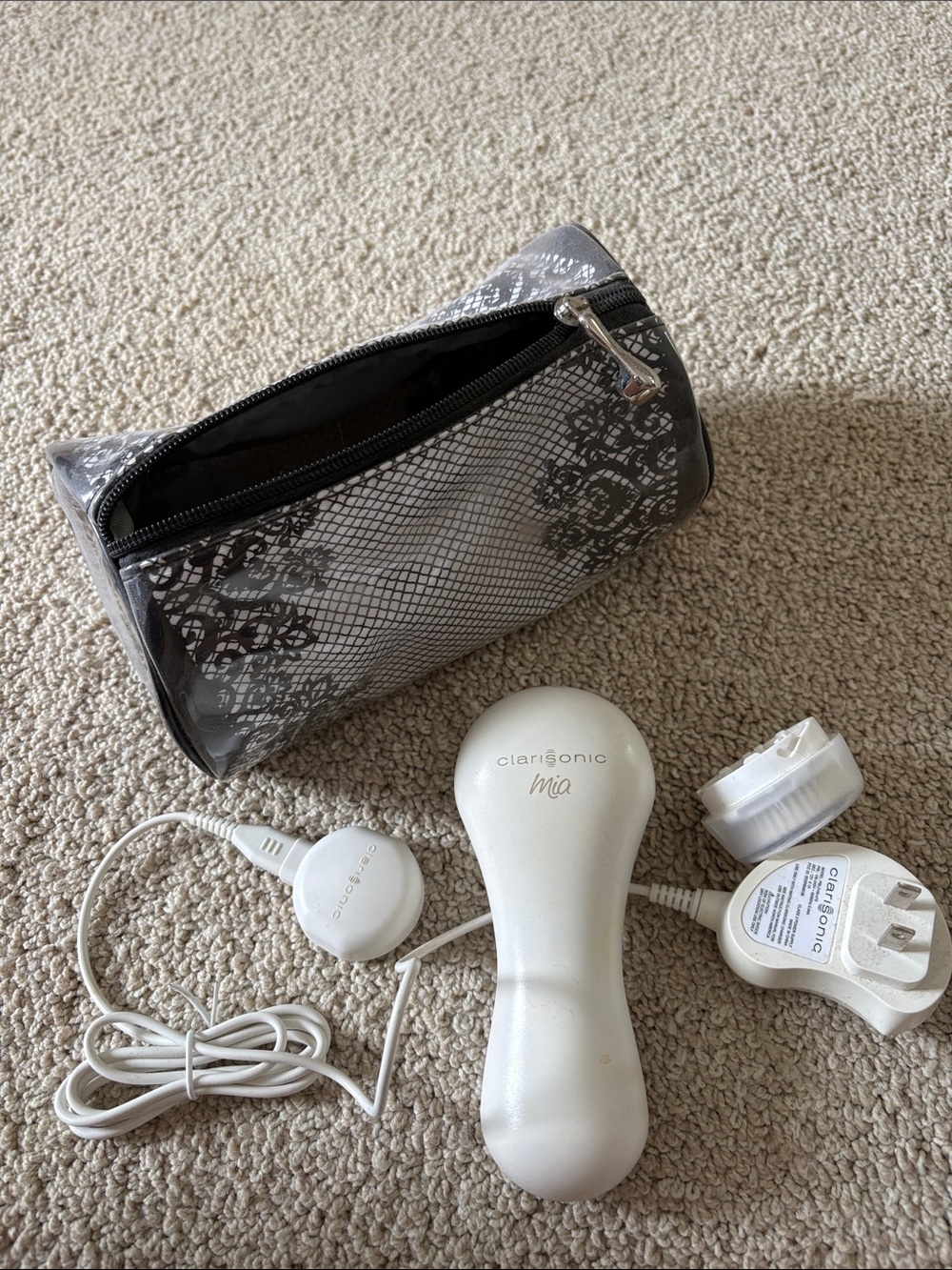 Clarisonic Mia Facial Cleansing Set in White with Clear Patterned Pouch